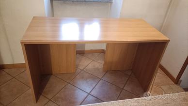 Scrivania 135L × 60P × 75H