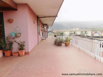 Macchia, splendido attico (CT)