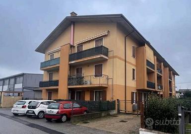 Immobile in asta di 102 m² con 2 locali e box auto