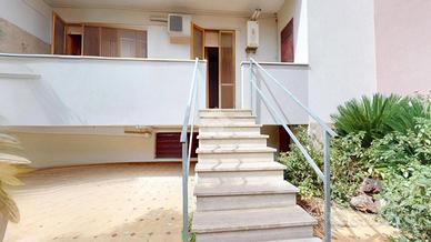 CASA SEMINDIPENDENTE A LATIANO