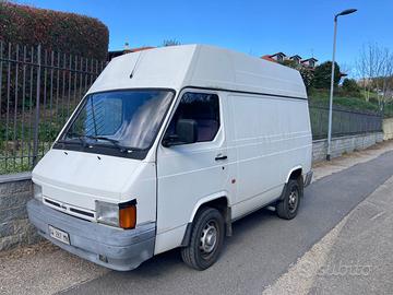 NISSAN Trade Van 75