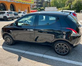 Lancia Ypsilon MY23 Hybrid Gold