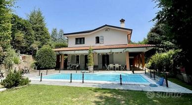 Villa di 500 m² con più di 5 locali e box auto dop