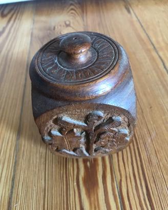 Scatola portagioie / contenitore in legno intaglia