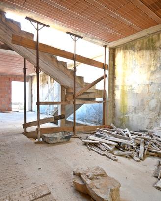 Fabbricato al grezzo con vista panoramica