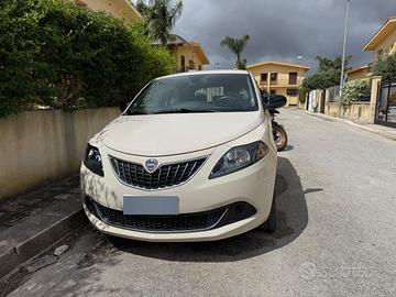 Lancia Ypsilon ibrida