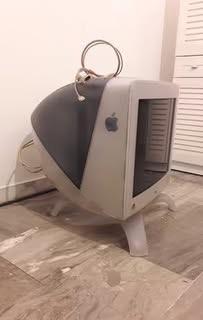 Apple Vintage Studio Display 21”