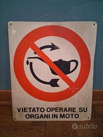 Cartello vietato operare 
