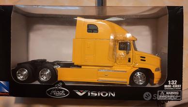 modellini camion 1:32 nuovi sigillati 