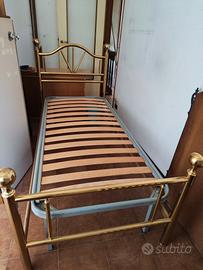 letto singolo in ottone 