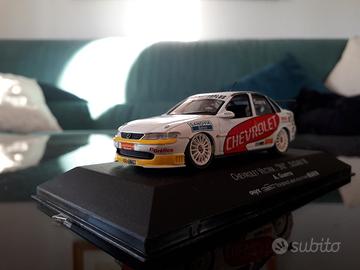 Audi A4 Chevrolet Vectra Stw