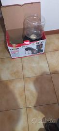 distributore cibo per cani e gatti 