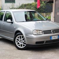 Volkswagen Golf 1.6 BENZINA 105cv Highline / 81.00