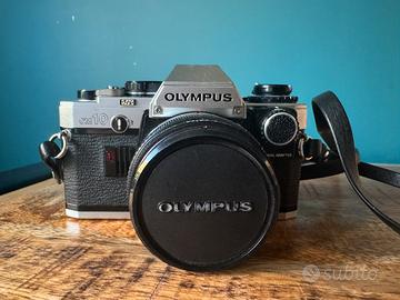Olympus OM-10 reflex analogica vintage