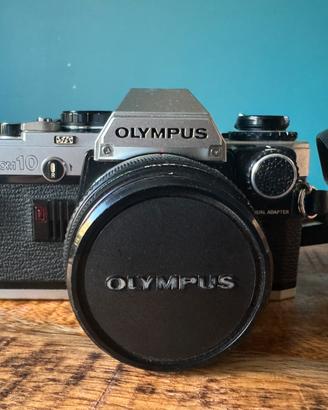 Olympus OM-10 reflex analogica vintage