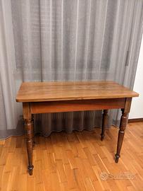 Tavolo in legno