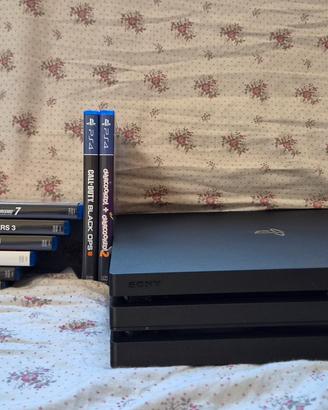 PlayStation 4 Pro 1TB Nero con 8 giochi