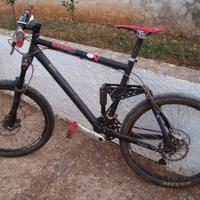 Mountain bike biammortizzata Kona Dawg
