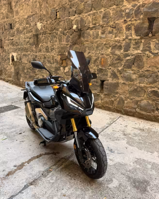 X ADV 750 BLACK