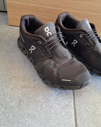 scarpe on cloud black