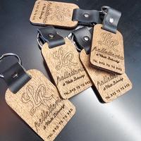 Portachiavi artigianale in legno e pelle