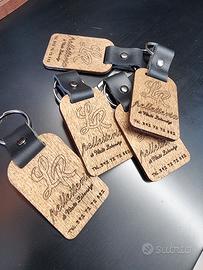Portachiavi artigianale in legno e pelle