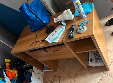 Scrivania porta PC