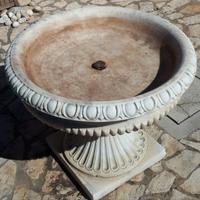 Antica vasca/fioriera in marmo di Carrara