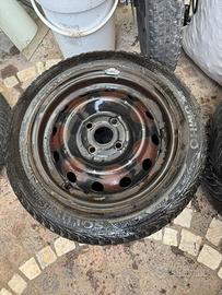 Cerchi con gomme 4 stagioni