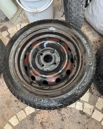 Cerchi con gomme 4 stagioni