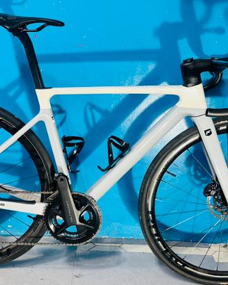 Bici focus izolaco