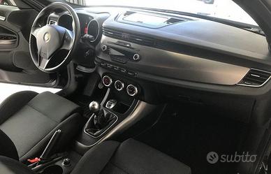 Alfa Romeo Giulietta clima specchietto cassetto