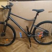 Bici trekking RIVERSIDE 900