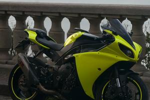 Yamaha R1 Big Bang 2011