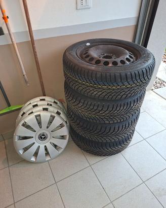 Gomme Continental nuove 205/55R16 cerchi Mercedes