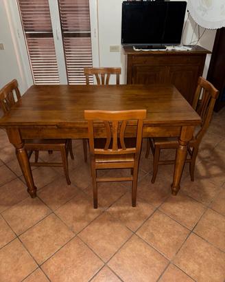 Tavolo allungabile  in legno  + 4 sedie 