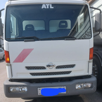 Nissan Atleon camion in perfette condizioni