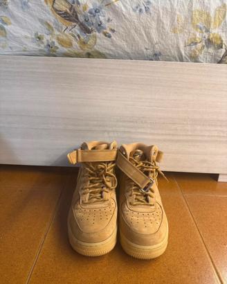 Air Force 1 Mid ’07 Flax (2022)