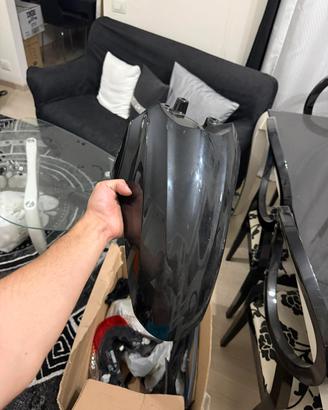 Parafango anteriore + carene dx e sx sotto pedana