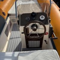 gommone 6 metri con 40/60  mercury 4t  ie