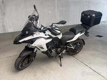 Benelli trk 502 con accessori