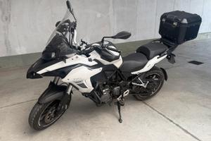 Benelli trk 502 con accessori
