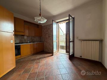 Ampio 5 locali autonomo