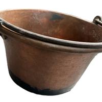 Paiolo in rame, tipo caldera.