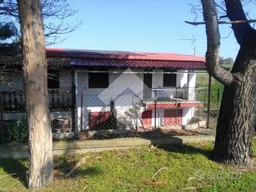 CASA SEMINDIPENDENTE A CUTRO