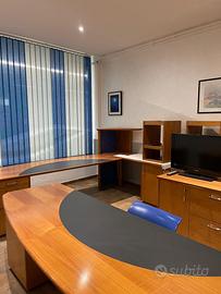 Arredo ufficio completo - scrivanie, scaffali…