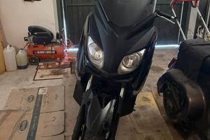 X MAX 250