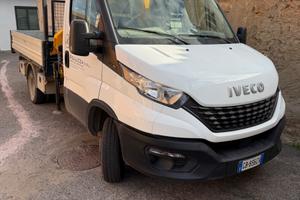 Iveco Daily 35C18 3.0 180 CV gru è ribaltabile