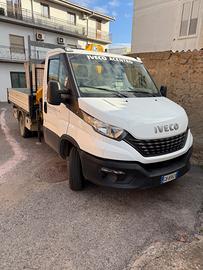 Iveco Daily 35C18 3.0 180 CV gru è ribaltabile