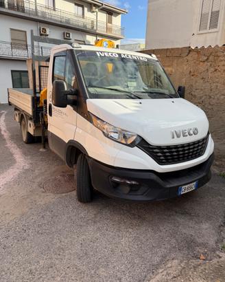 Iveco Daily 35C18 3.0 180 CV gru è ribaltabile